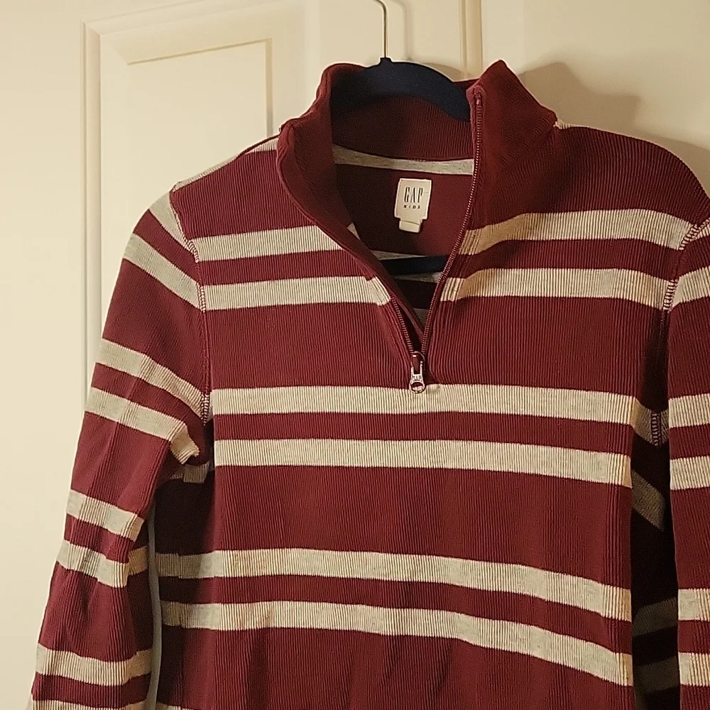 Gap Burgandy gray striped  one quarter zip xl/12